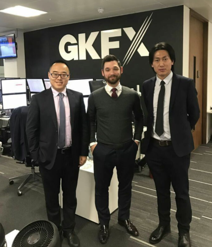 GKFX捷凯金融大中华区总裁Kevin Wang、GKFX总部首席分析师James Hughes和北京分公司总经理Jason Wang